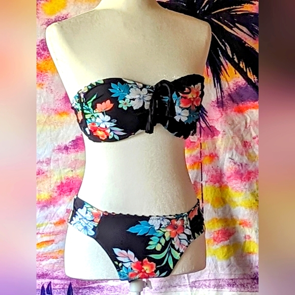 Tommy Bahama Bikini NWT SIZE S/M Multiple style/ reversible (see details below) - Picture 4 of 13